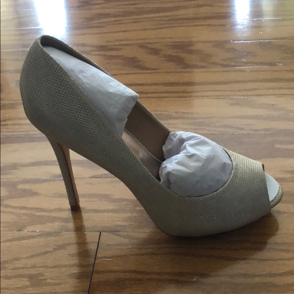 Badgley Mischka  Pumps *leaving Poshmark 09/20*